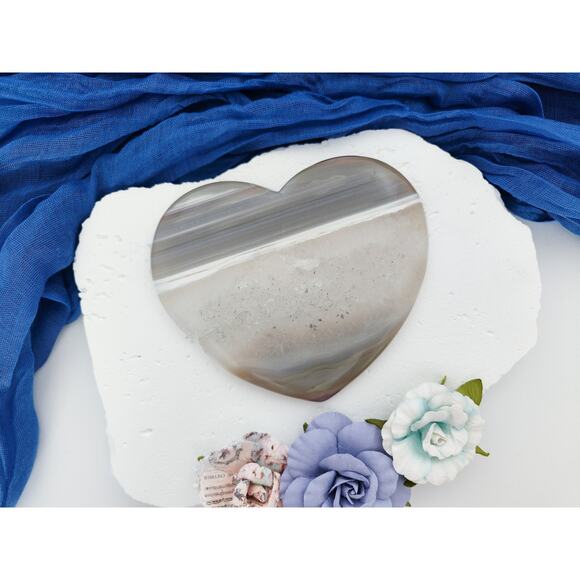 Large Druzy Agate Flat Heart Crystal Carving - Picture 6 of 8